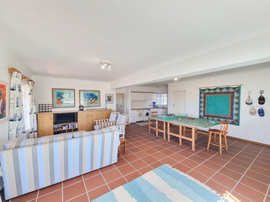 4 Bedroom Property for Sale in Sandbaai Western Cape